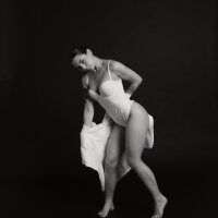 DancingTrisha avatar image in vrcamshot.com