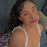 EvelynFoxx- avatar image in vrcamshot.com
