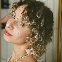 Mary_Wohlberg avatar image in vrcamshot.com