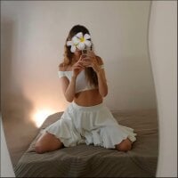 Avatar picture of AliceYeah profile