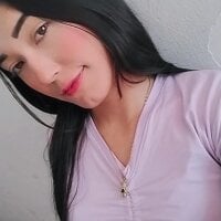 Raven_Roth avatar image in vrcamshot.com