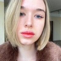 KaylaMooree avatar image in vrcamshot.com