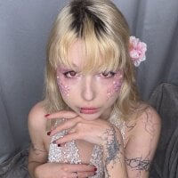 EveLilSinner avatar image in vrcamshot.com