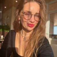 Avatar picture of Vivien_Star profile