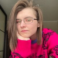 LovelyDeisy avatar image in vrcamshot.com