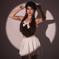 ElliPeaches avatar image in vrcamshot.com