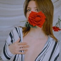 PollyRouge__ avatar image in vrcamshot.com