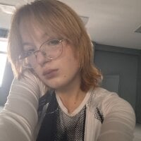 Pixie_Peachh avatar image in vrcamshot.com