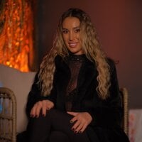 Evelyn_Evyyy avatar image in vrcamshot.com