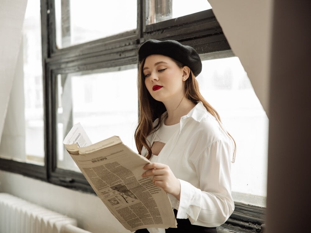 Beautiful AlluringLookk camgirl in vrcamshot.com