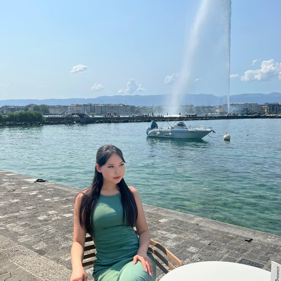 Beautiful EllaDaviss camgirl in vrcamshot.com