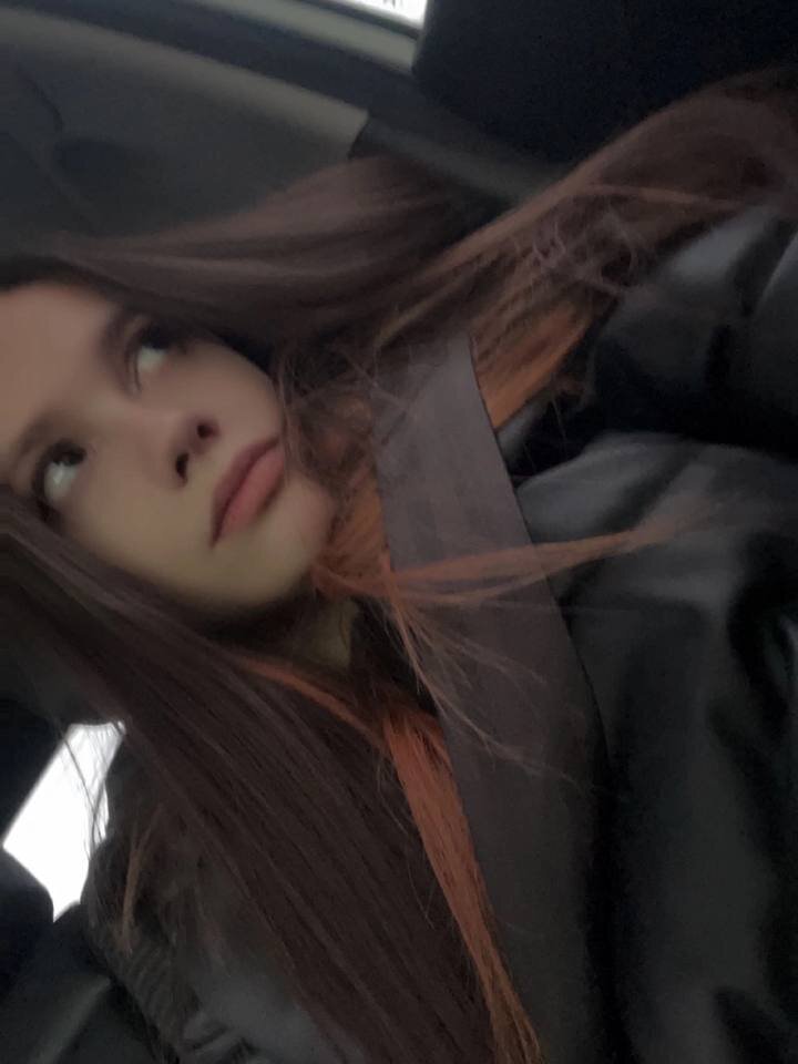 Beautiful Lesya_Alwayss camgirl in vrcamshot.com