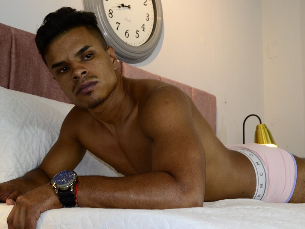 Beautiful Derek_Lustfordx camgirl in vrcamshot.com