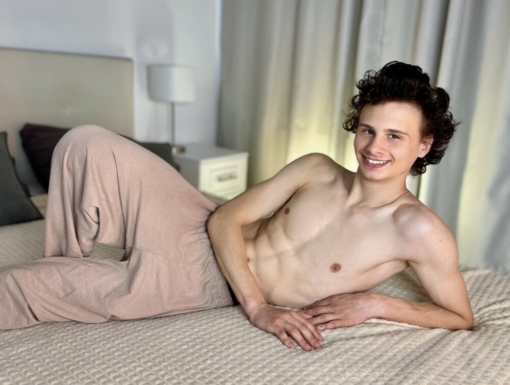 Beautiful Tom_Williamse camgirl in vrcamshot.com