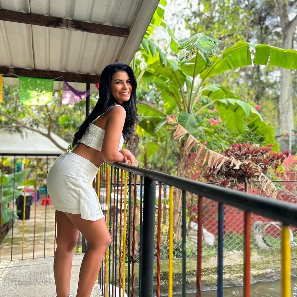 Beautiful PAULABOTERO camgirl in vrcamshot.com