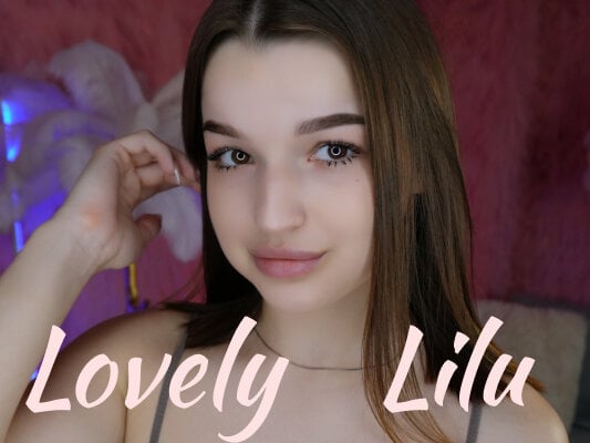Beautiful LovelyyLilu camgirl in vrcamshot.com