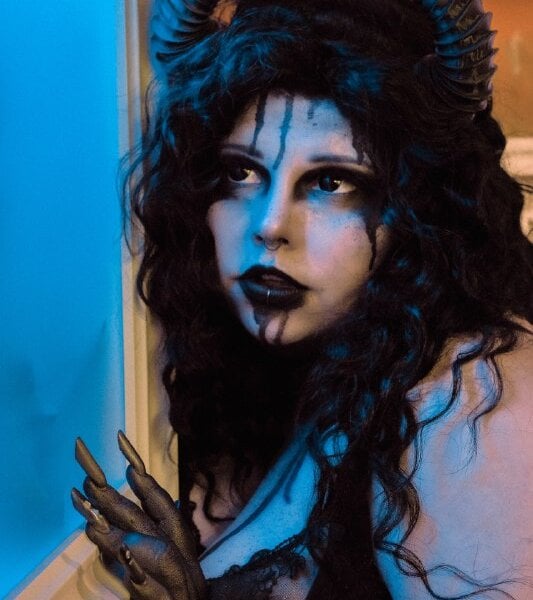 Beautiful Yoki_Shizuko camgirl in vrcamshot.com