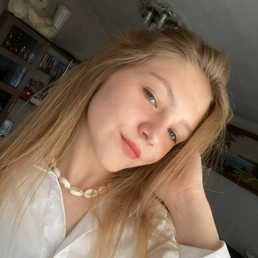Beautiful Sue_Sanders camgirl in vrcamshot.com