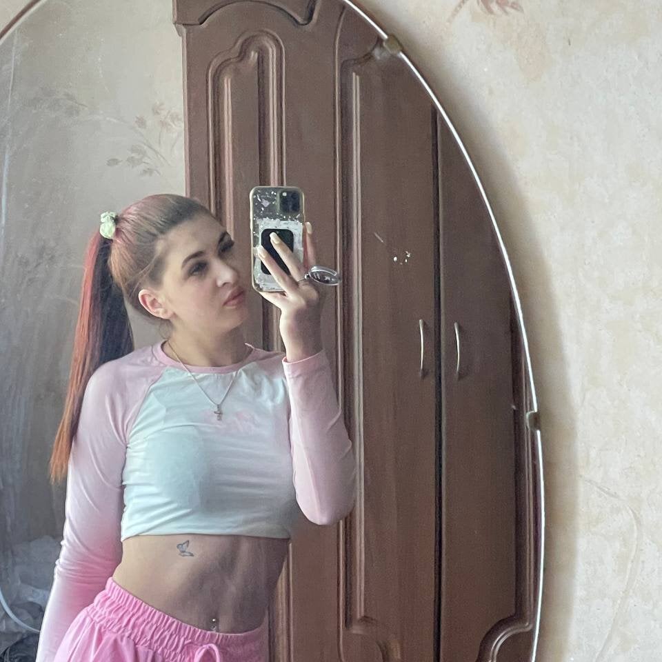 Beautiful StasyRae camgirl in vrcamshot.com