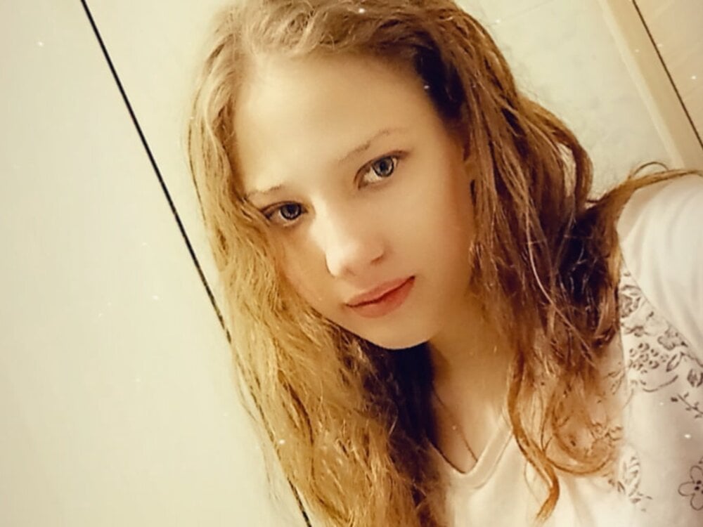 Beautiful Amanda_Watson_ camgirl in vrcamshot.com