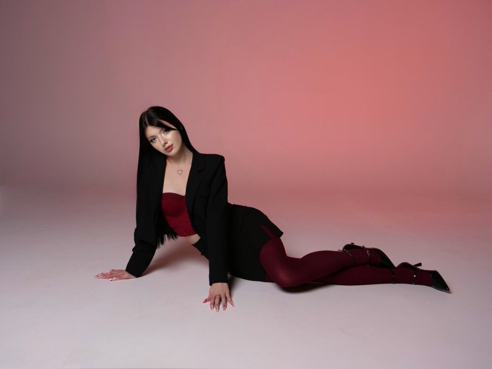 Beautiful RoxyHopper camgirl in vrcamshot.com