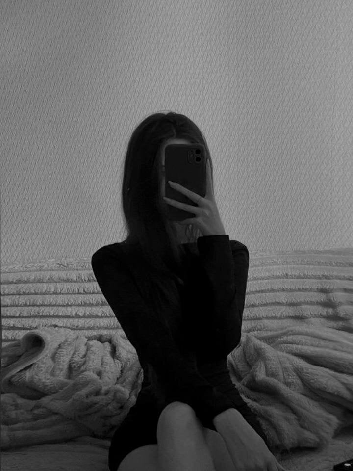 Beautiful LilElfie camgirl in vrcamshot.com