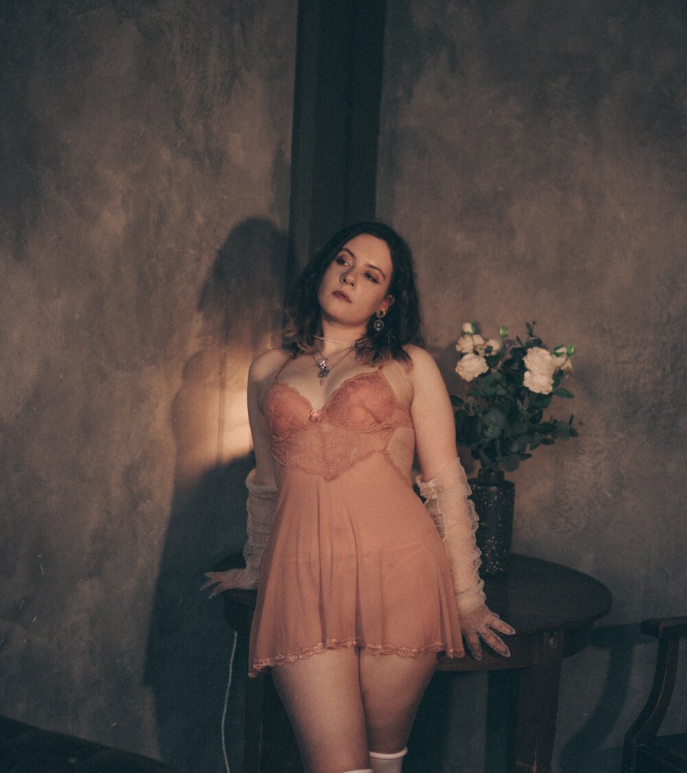 Beautiful NanaMoonlight camgirl in vrcamshot.com