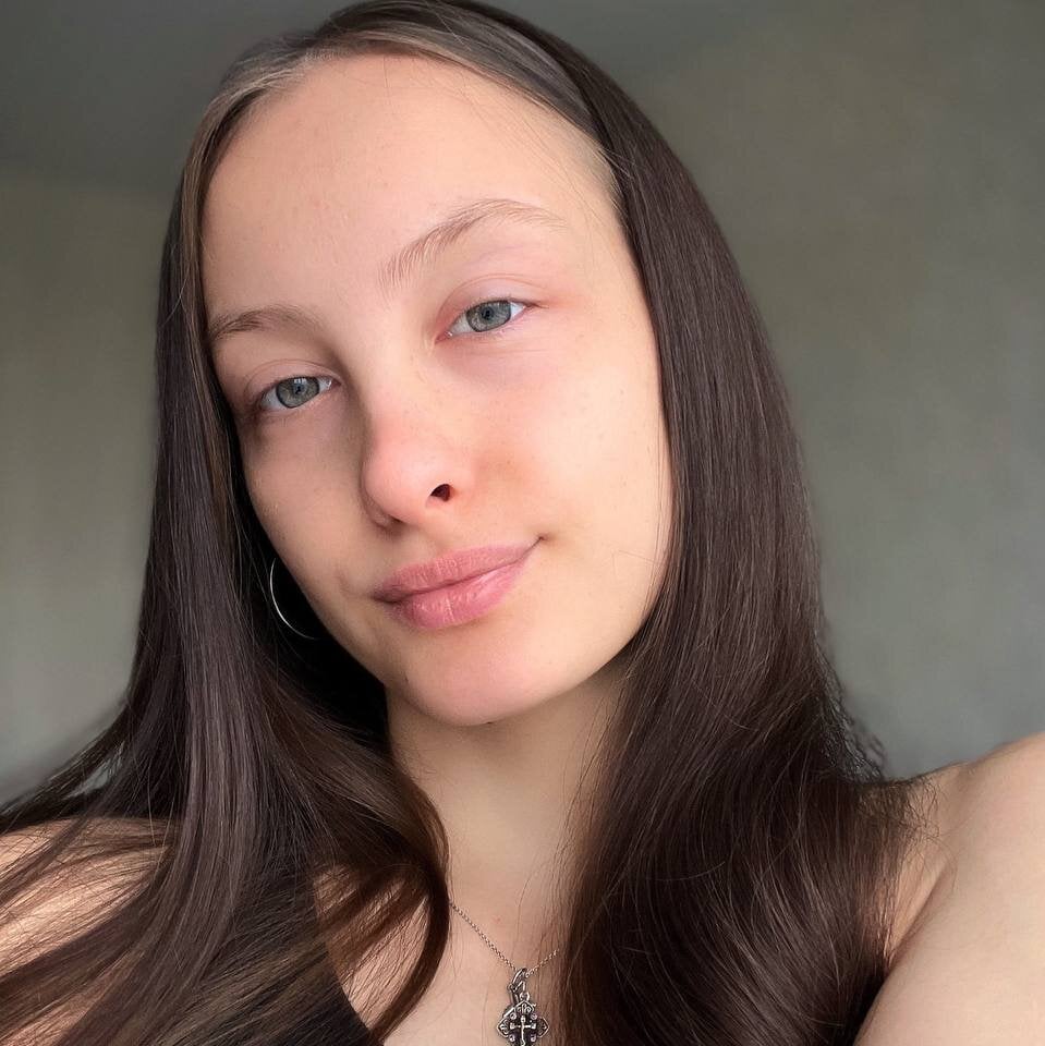 Beautiful RoxyRay_ camgirl in vrcamshot.com