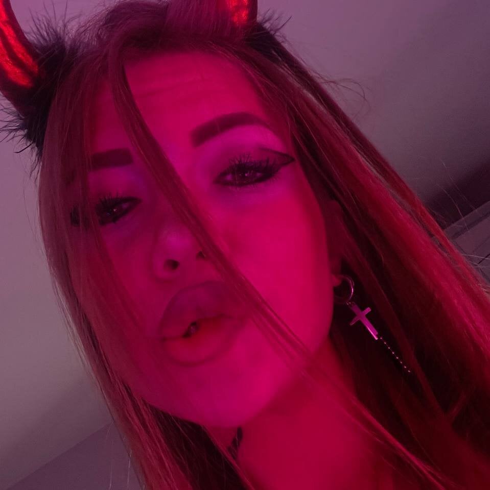 Beautiful Jess_Lui camgirl in vrcamshot.com