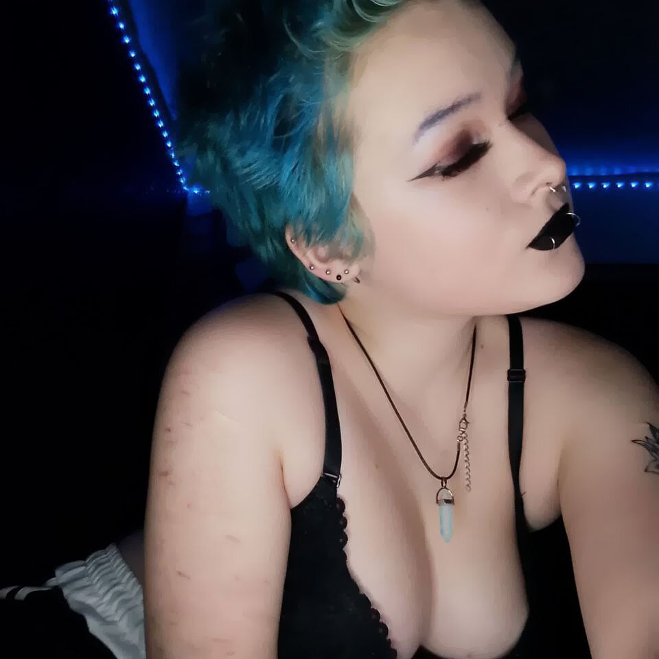 Beautiful NicoleFloret camgirl in vrcamshot.com