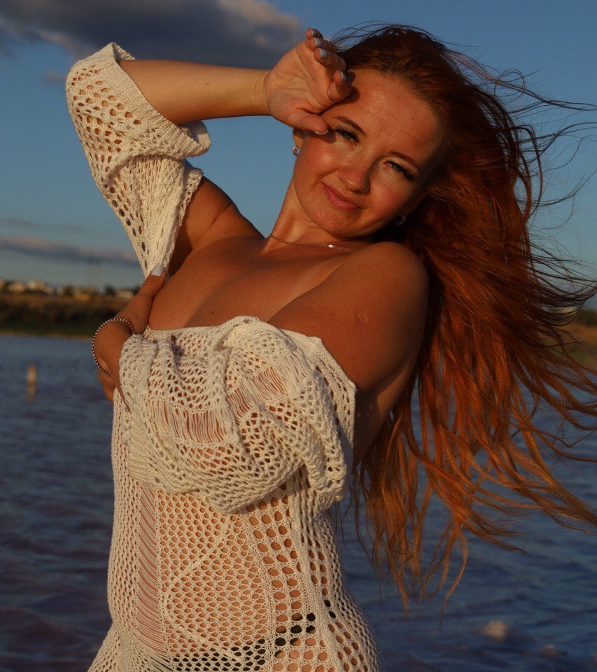 Beautiful Marina_Mur_ camgirl in vrcamshot.com