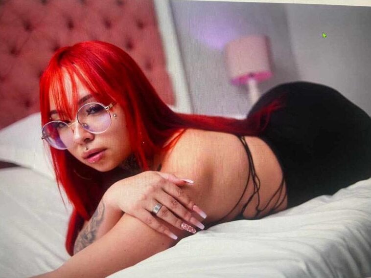 Beautiful atenea_queen7 camgirl in vrcamshot.com