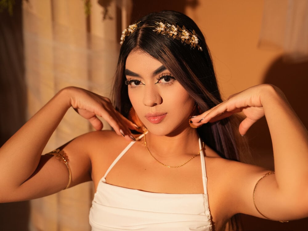 Beautiful Antonella_west camgirl in vrcamshot.com
