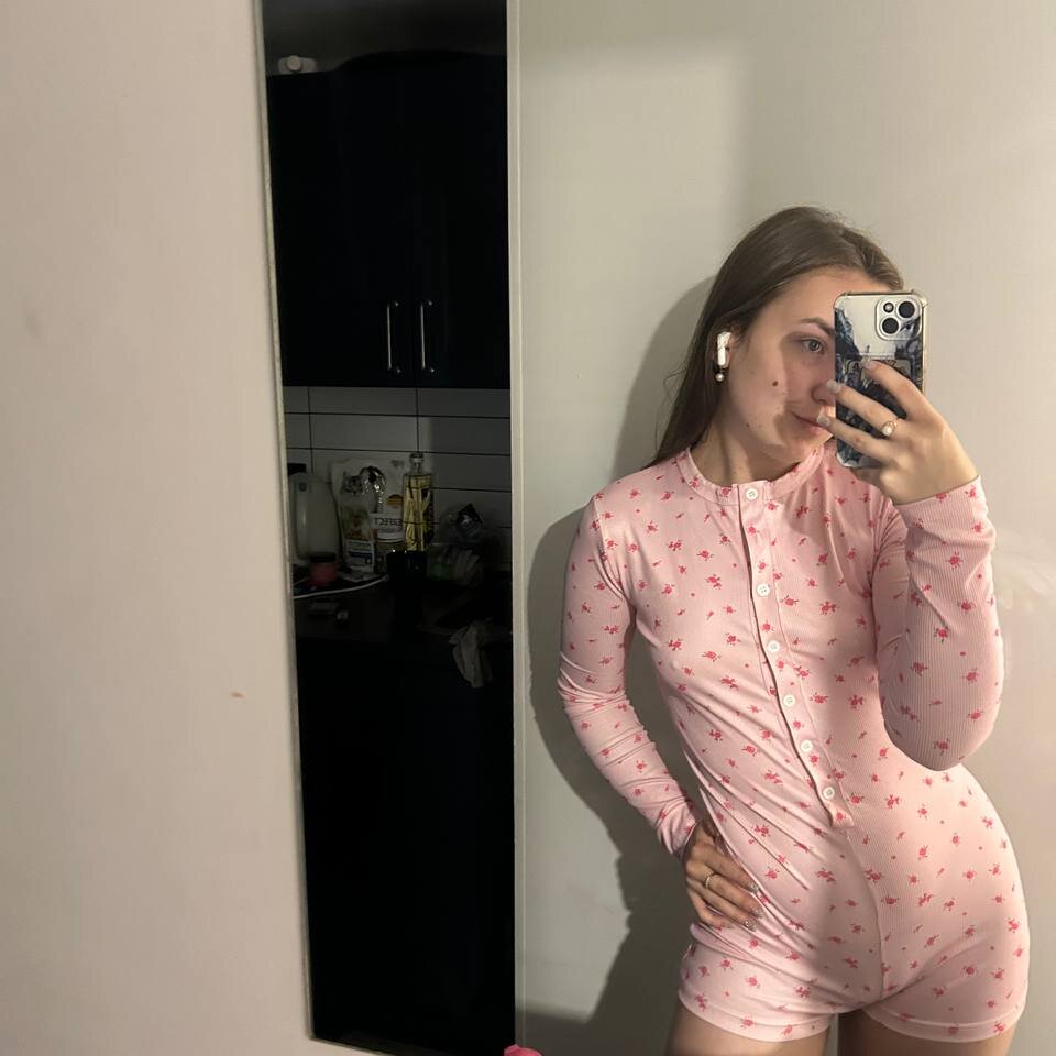 Beautiful Bella_Bonna camgirl in vrcamshot.com