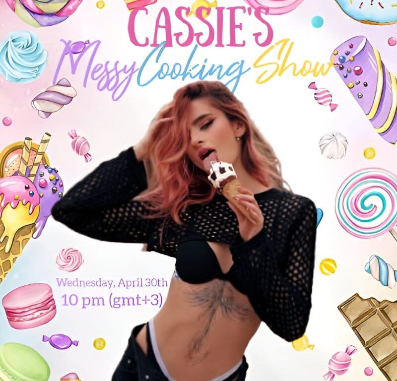 Beautiful CassieFox_ camgirl in vrcamshot.com