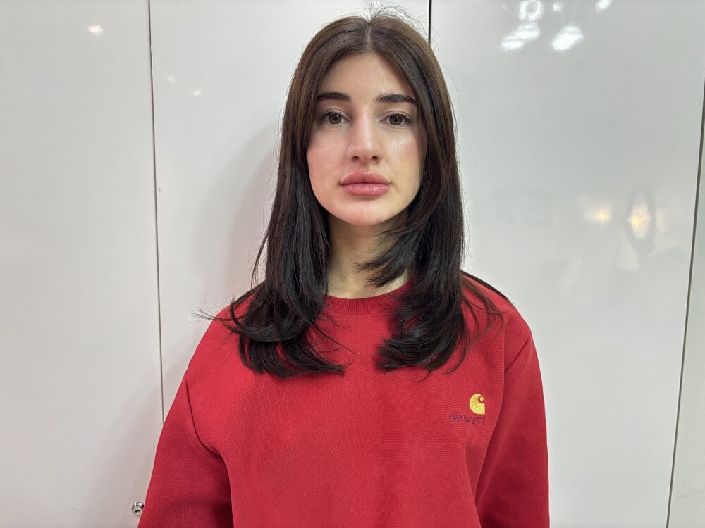 Beautiful MeganFury camgirl in vrcamshot.com