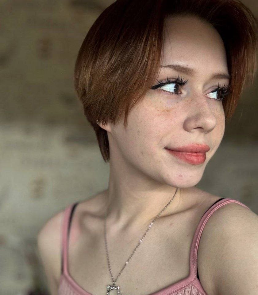 Beautiful Jellly_bean_ camgirl in vrcamshot.com