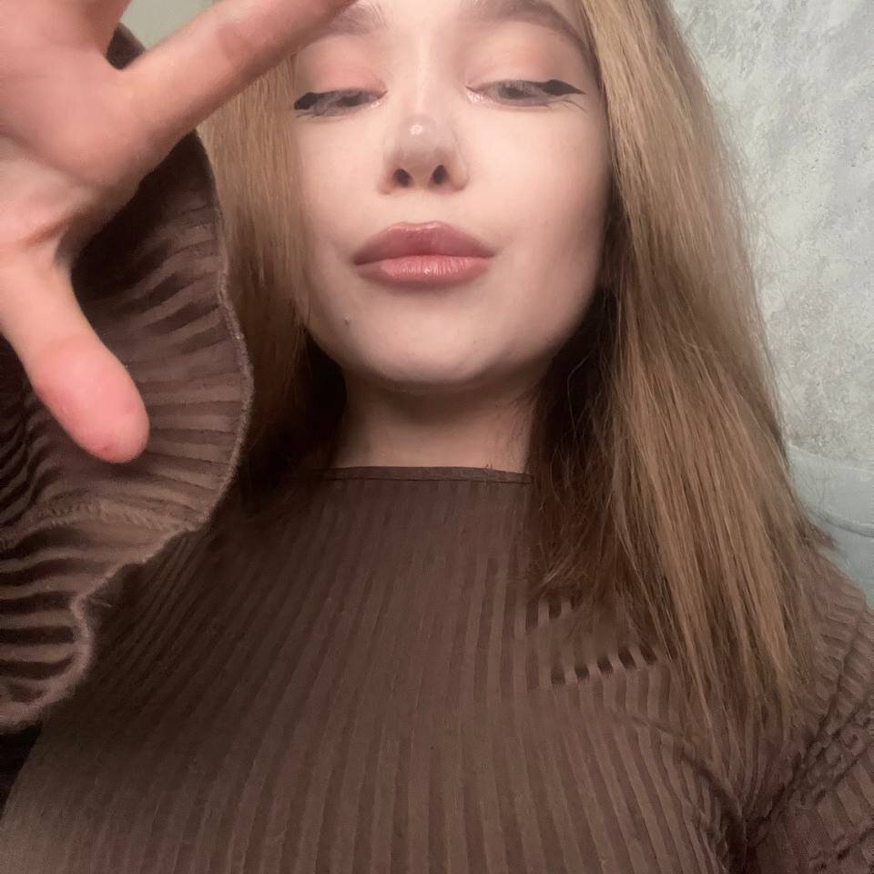 Beautiful Lina_Glow camgirl in vrcamshot.com