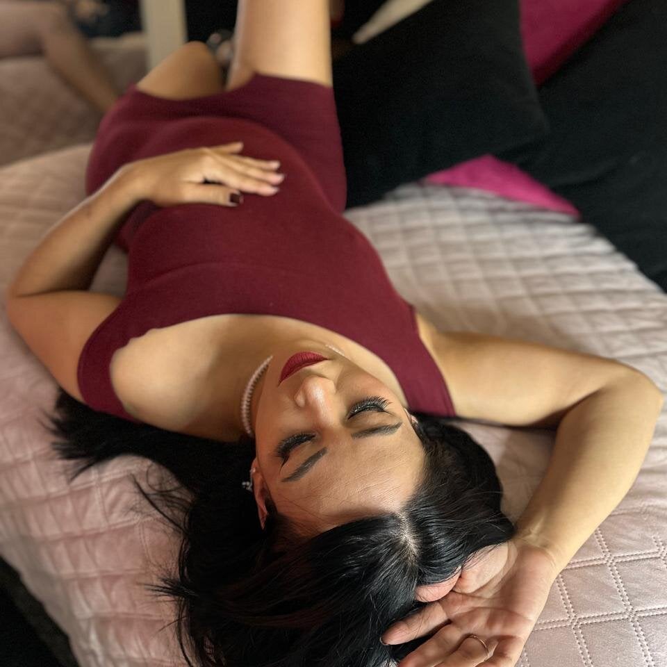 Beautiful MeganDiamont_FG camgirl in vrcamshot.com