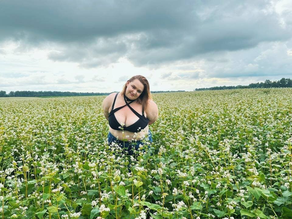 Beautiful polly_greartt camgirl in vrcamshot.com