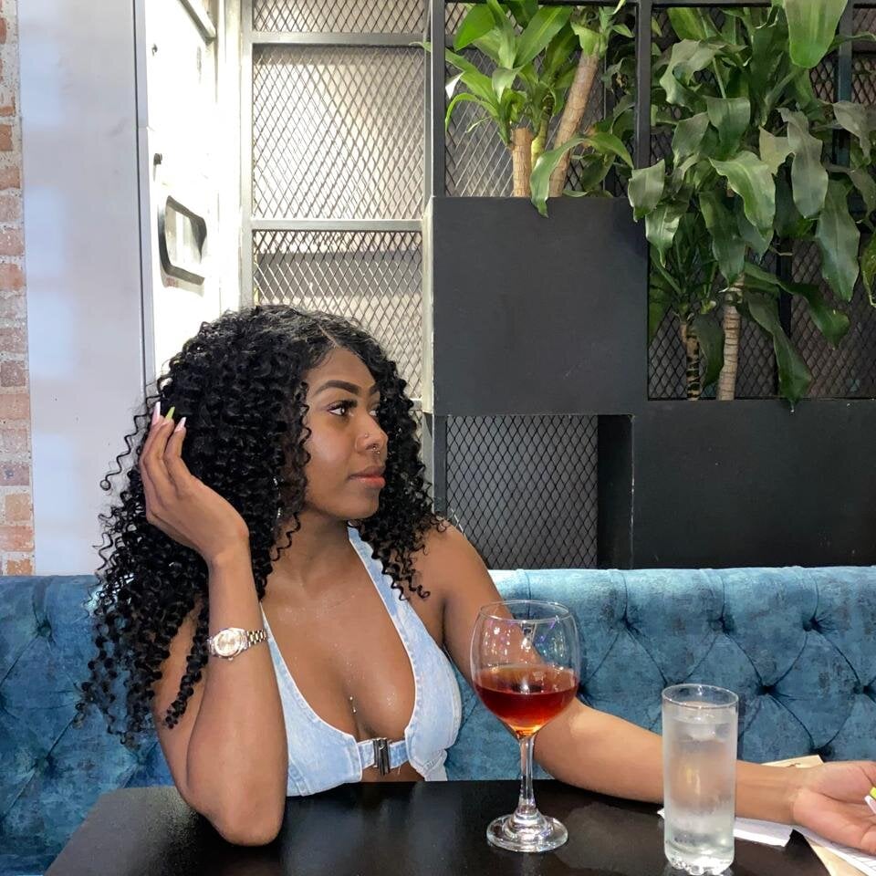 Beautiful emily_browne camgirl in vrcamshot.com