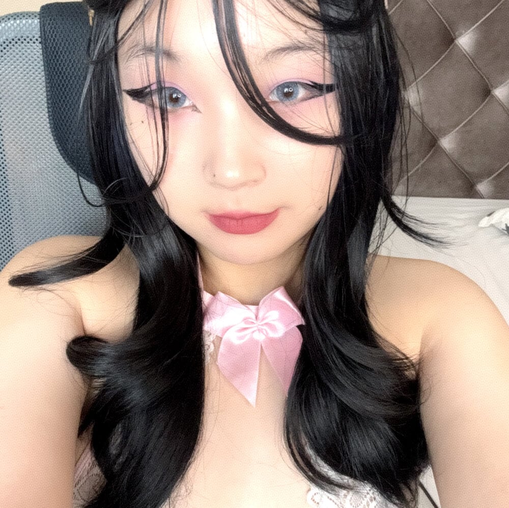 Beautiful Milla_Aheo camgirl in vrcamshot.com