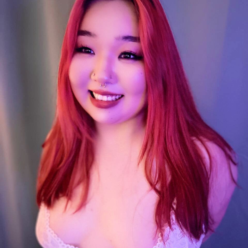 Beautiful SweetMei camgirl in vrcamshot.com