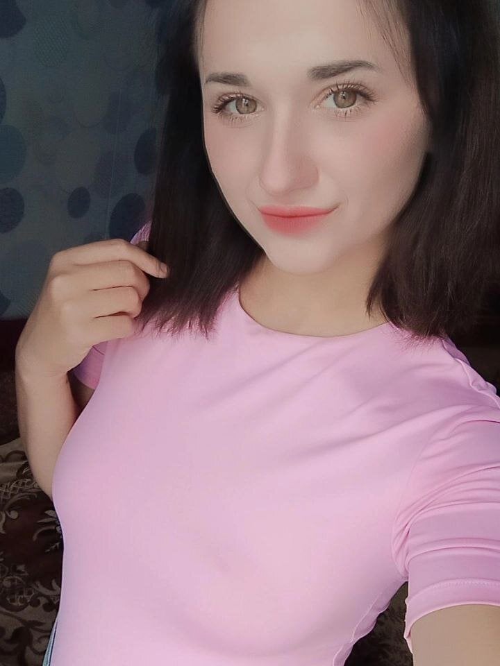 Beautiful VivienSquare camgirl in vrcamshot.com