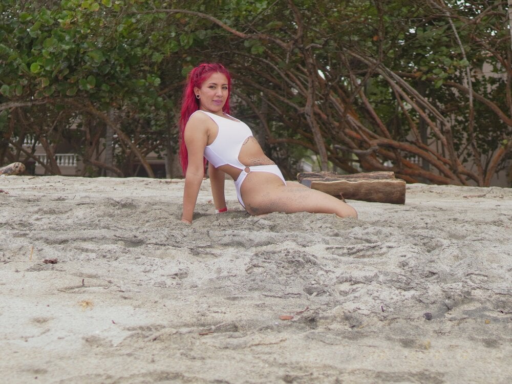 Beautiful Larissa_Miller camgirl in vrcamshot.com