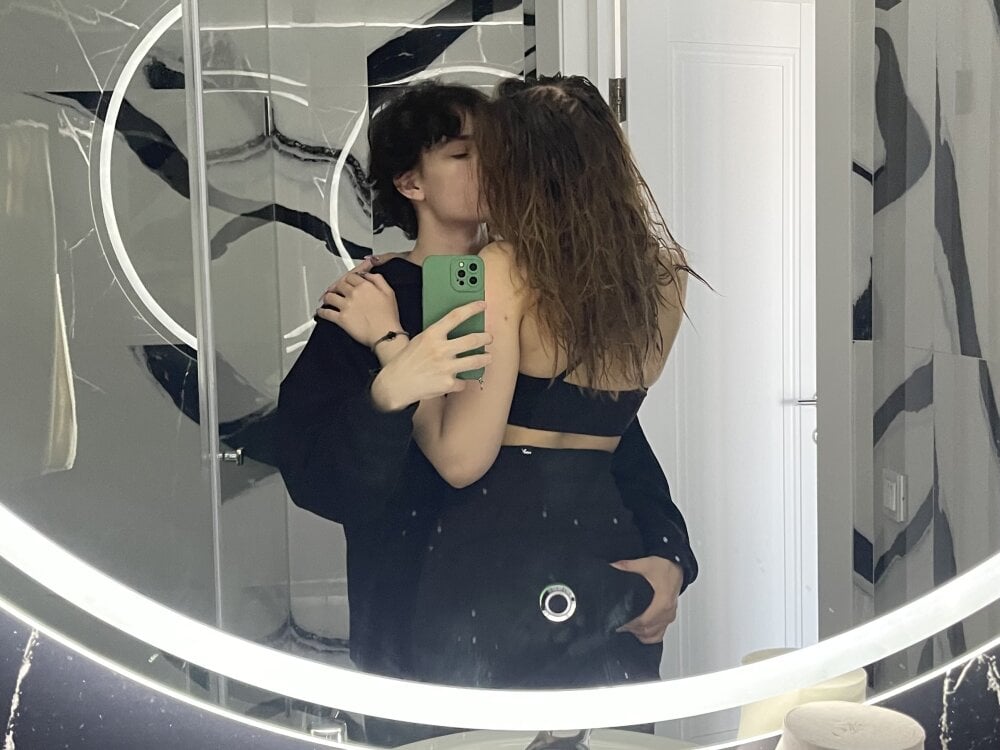 Beautiful little_nabi camgirl in vrcamshot.com