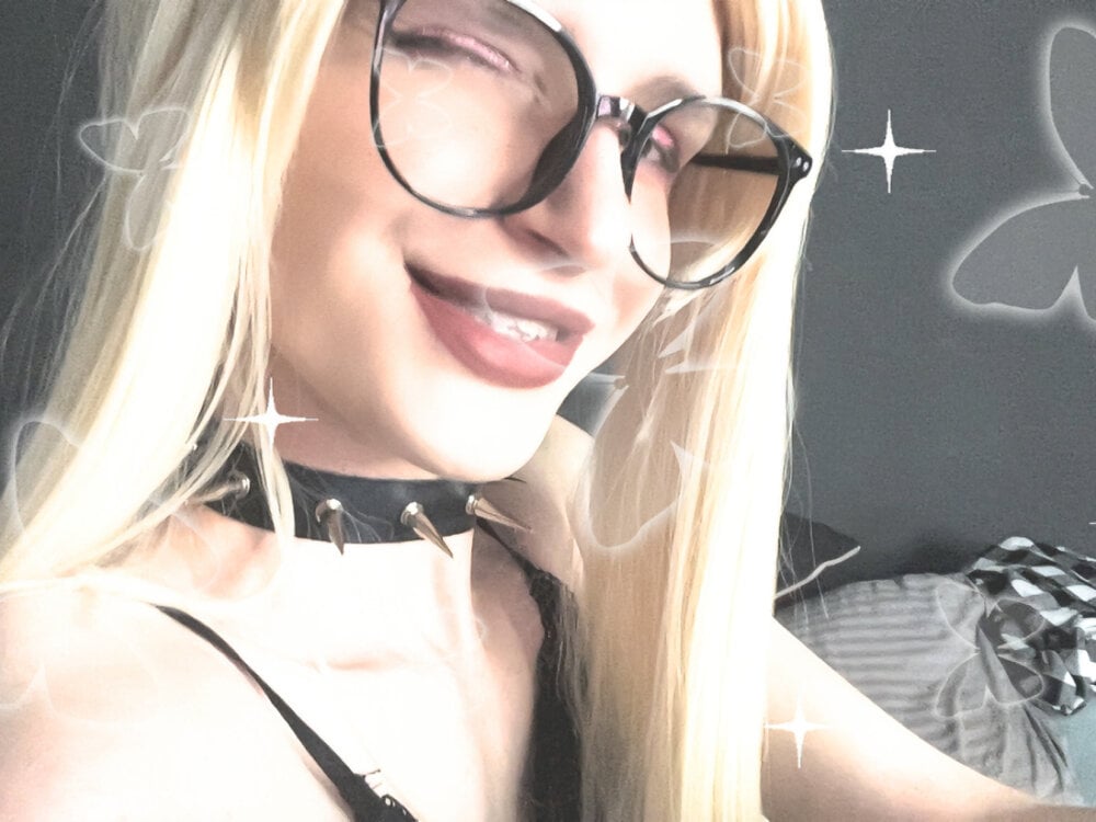 Beautiful madi_snow camgirl in vrcamshot.com