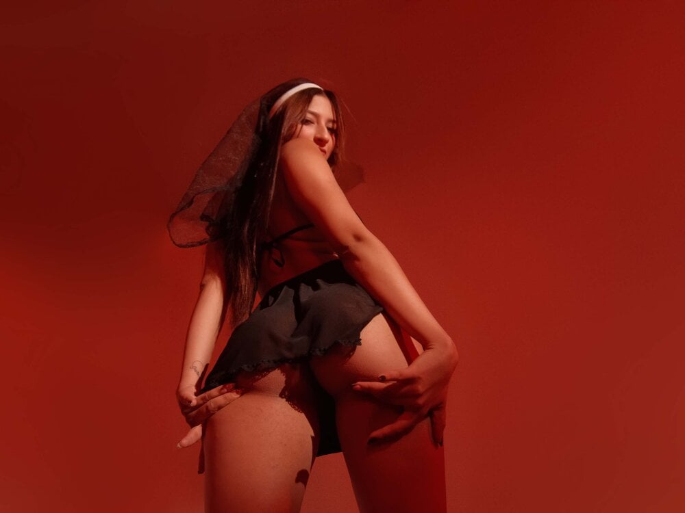 Beautiful Melody_smiith_ camgirl in vrcamshot.com