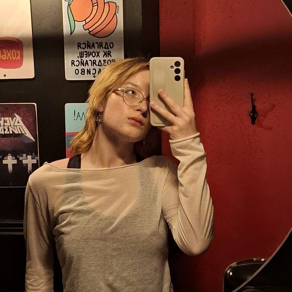 Beautiful Pixie_Peachh camgirl in vrcamshot.com