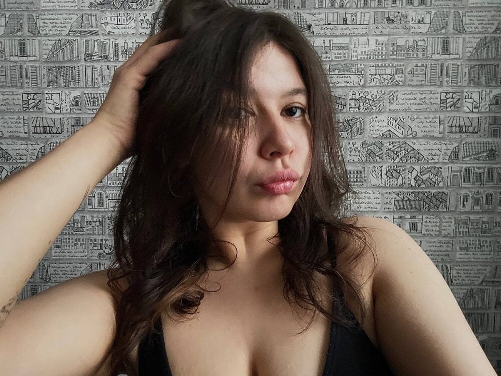 Beautiful serene_gaze camgirl in vrcamshot.com